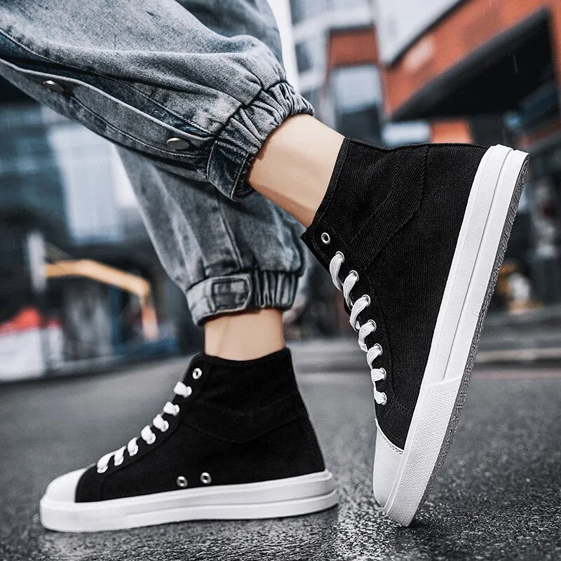 High-Top Skateboarding Shoes