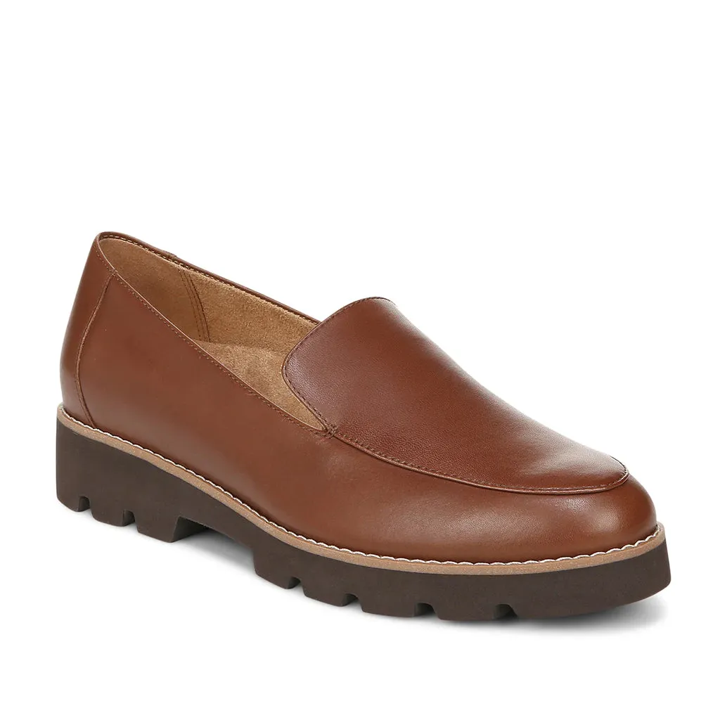 Vionic Women's Kensley Loafer in Brown